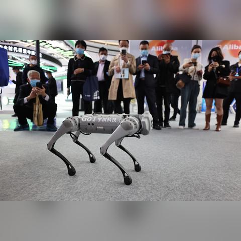 宇树科技夺得4×100米接力赛桂冠