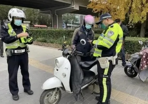 京东介入，化解网购电动车变玩偶纠纷