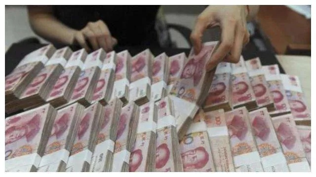 丈夫长达14年的出轨，赠与情人高达379万
