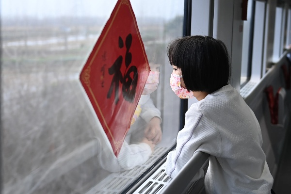 春运归途，中国式乡愁的流动印记