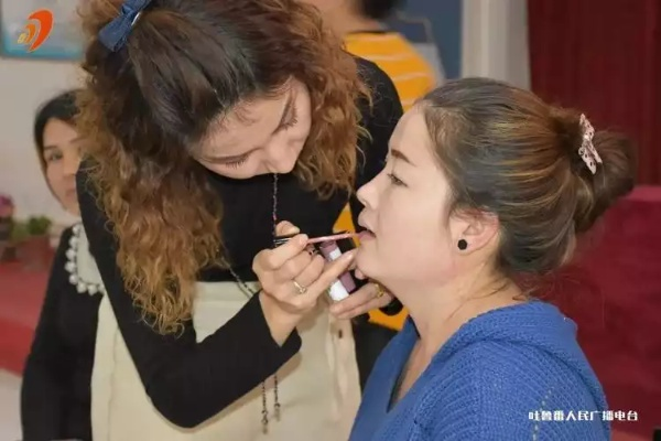 开启美丽事业，美容美发学习的探索与成长之旅