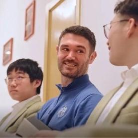 国庆出行趣事，高速上遛狗打球乐趣无穷