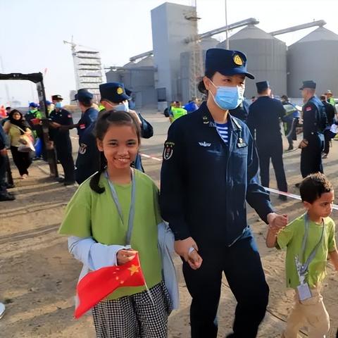 中国公民撤离苏丹感人瞬间