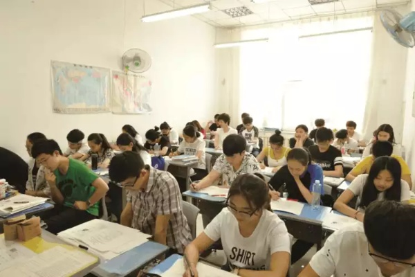 高考补习补课班，梦想加速的有力助推
