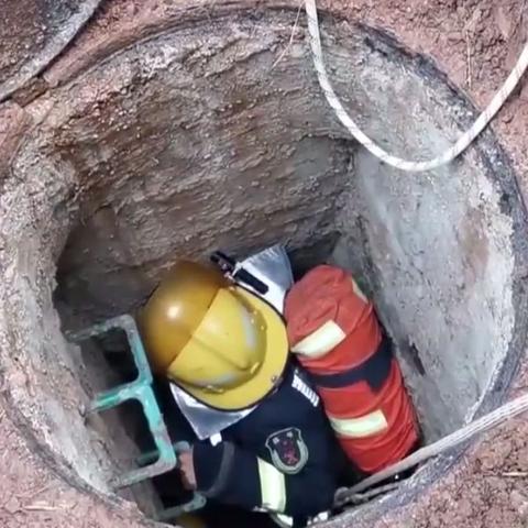 重庆一小孩坠入小区化粪池溺亡，安全警钟长鸣
