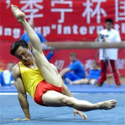 李连宁，体育界的闪耀之星