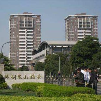 医学生在电子厂实习遭遇工资扣减引发关注