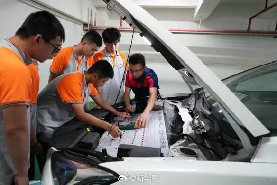 探索电动汽车修理培训学校，培养未来出行技术专家