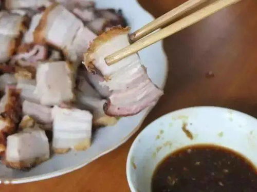 脂油火烧，传统美味与文化传承的舌尖盛宴