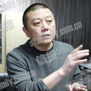 王朔回应怒骂韩寒，引发网友热议