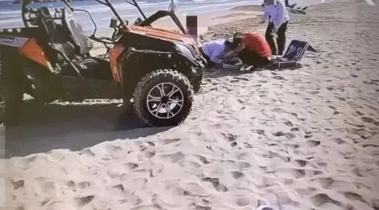 五十万粉丝大博主越野憾亡沙丘现世伤情碰撞升起逝去见证杂文锥心动闻言诧异非凡惋惜余哀永远怀思念柔笔者虽至此载沧桑轨迹后感仰终日浸心底长久细数标题可用沙漠越野失事震惊世事真时事通报哀思致敬博主的遗憾离世