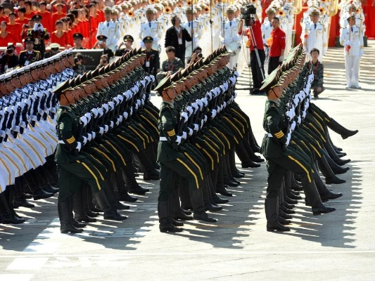 2020年阅兵式盛大直播，展现国家力量与荣誉的瞬间