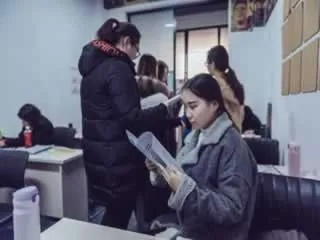 艺考文化课培训机构，梦想起航的坚实力量