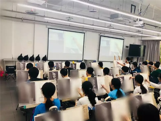 探索 3D 培训学校，迈向未来创意与技术之门