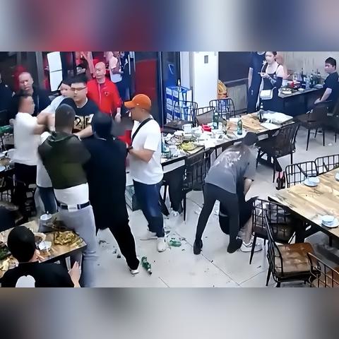 淄博烧烤店主暖心劝退与排队背后的责任关怀