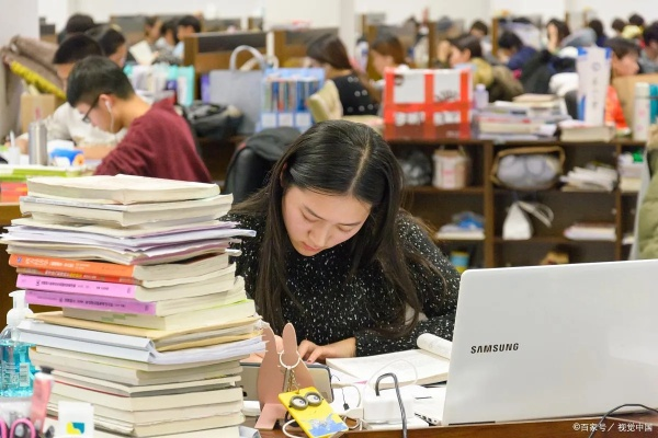 女生考研落榜父母双双上岸，命运交织下的人生启示