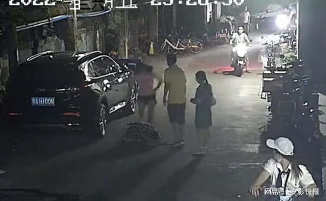 醉酒闹剧，街头耍酒疯与妻子的果断制止