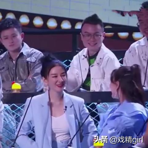 李菲儿假唱道歉事件所引发的深度思考