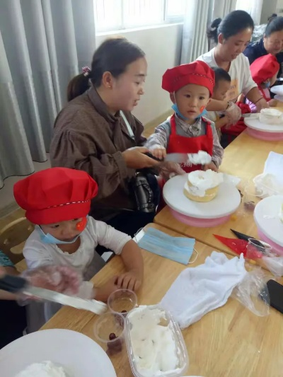 探索蛋糕制作培训班，开启甜蜜之旅