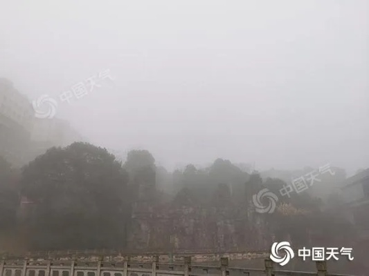 湖南今晚迎大范围降雨局地有雾 市民出行请注意安全