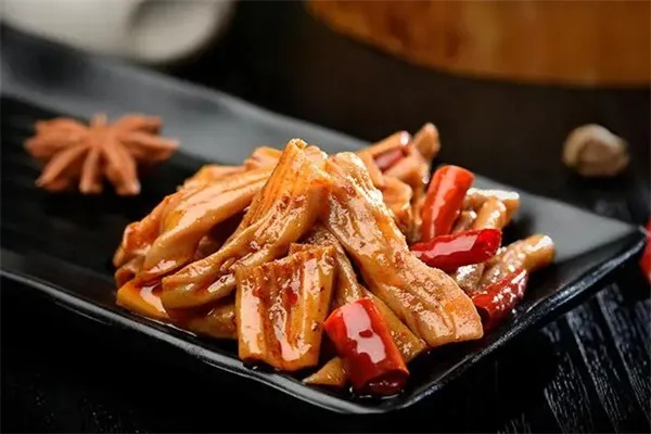 品味四川卤菜，领略舌尖麻辣传奇