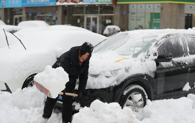 暴雪预警升级，专家警示极端天气或致雪灾考验城市应急能力
