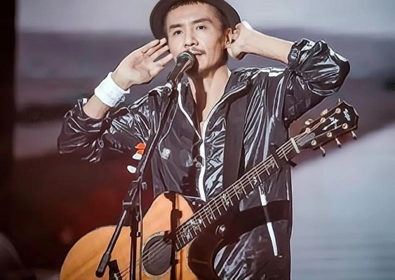 朴树演唱会状态不佳，鞠躬致歉歌迷现场发声惊破我心！