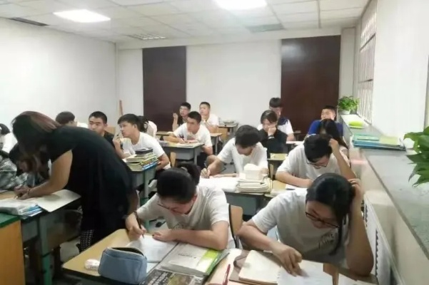 高三辅导培训班，梦想起航的强力助力器