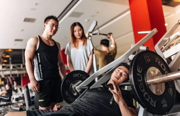 武汉健身教练培训，引领健康与职业的双重征程
