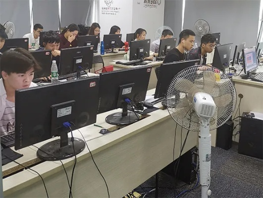 嵌入式培训班，开启科技领域进阶之旅
