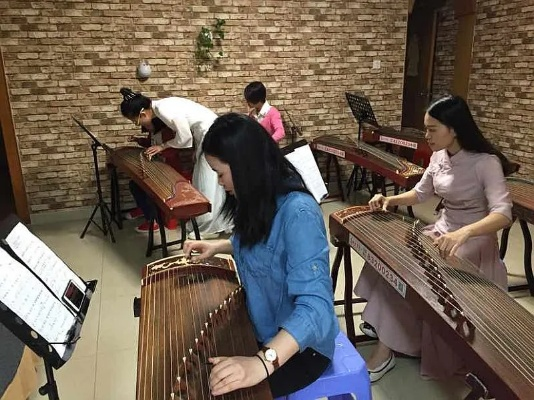 古筝培训，传承千年古韵，开启音乐奇幻之旅