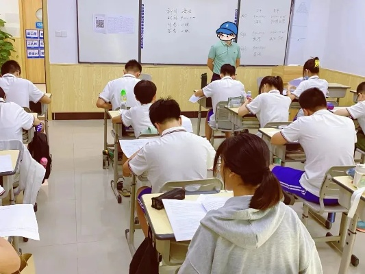 高考复习班，梦想加速的奋进之旅