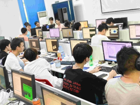 数控编程培训技校，现代制造业技能人才的摇篮