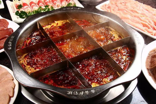 网友偶遇外国游客地铁干嚼火锅底料，跨文化美食体验引热议