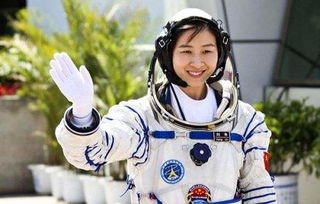 中国女航天员，星辰大海里的巾帼璀璨风采